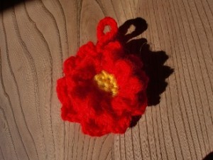 アクリルたわし　フラワー赤